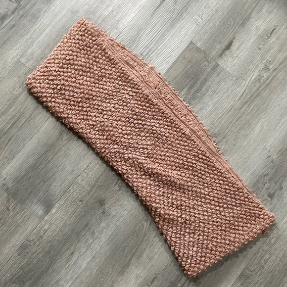 Urban Outfitters Mauve Chunky cozy infinity scarf - Picture 1 of 5